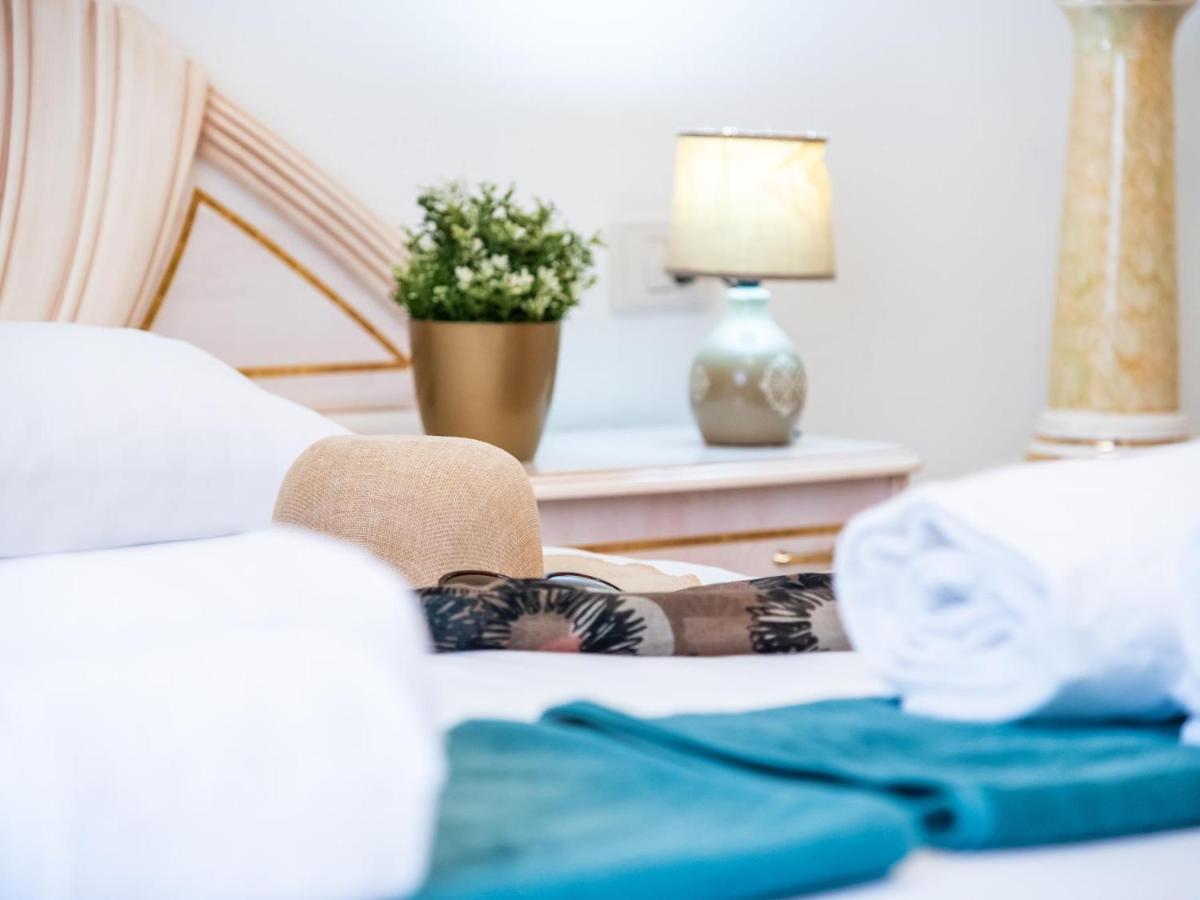 1 1 Beautiful Seafront With Balcony And Wifi Apartment Los Cristianos  Ngoại thất bức ảnh
